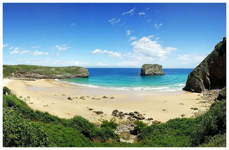 Playa de Ballota
