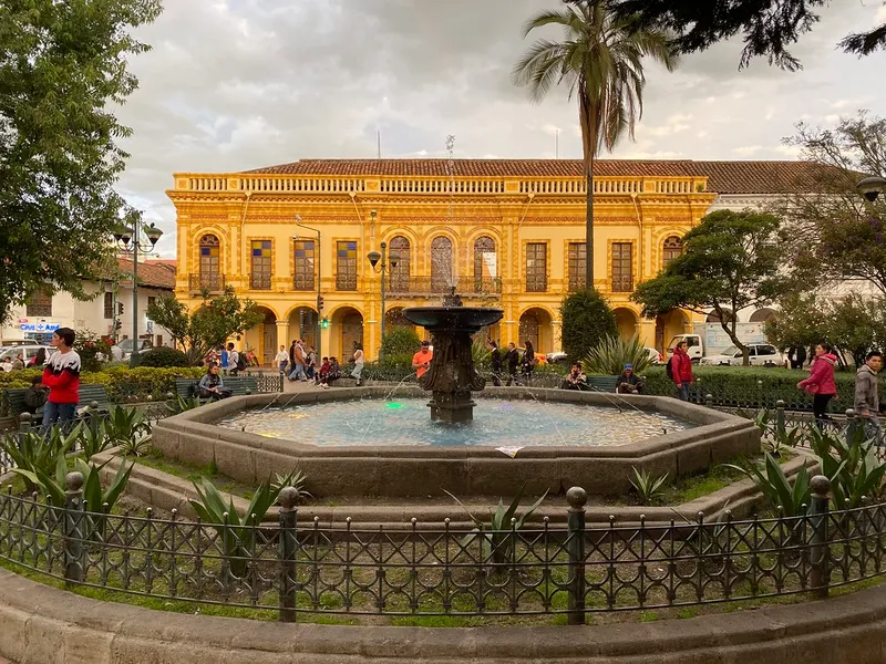 Plaza Abdon Calderon