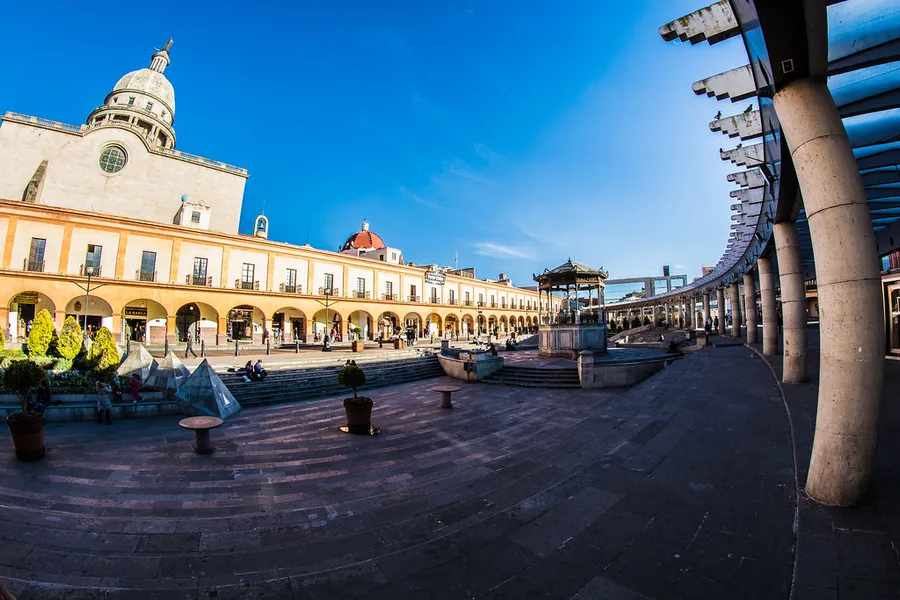 Plaza Gonzalez Arratia