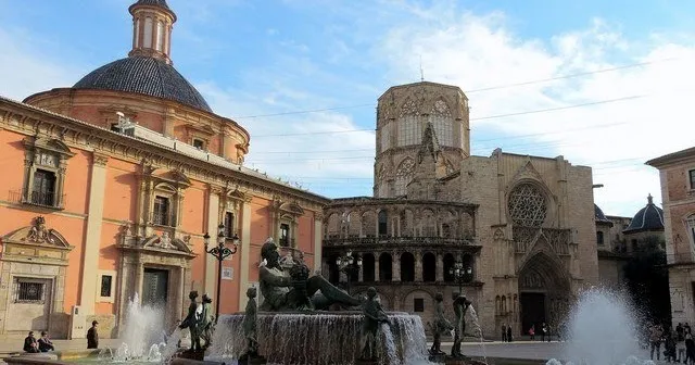 Plaza de la Virgen
