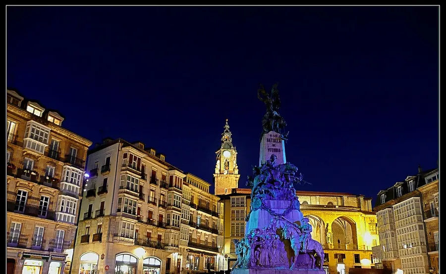 Plaza de la Virgen Blanca