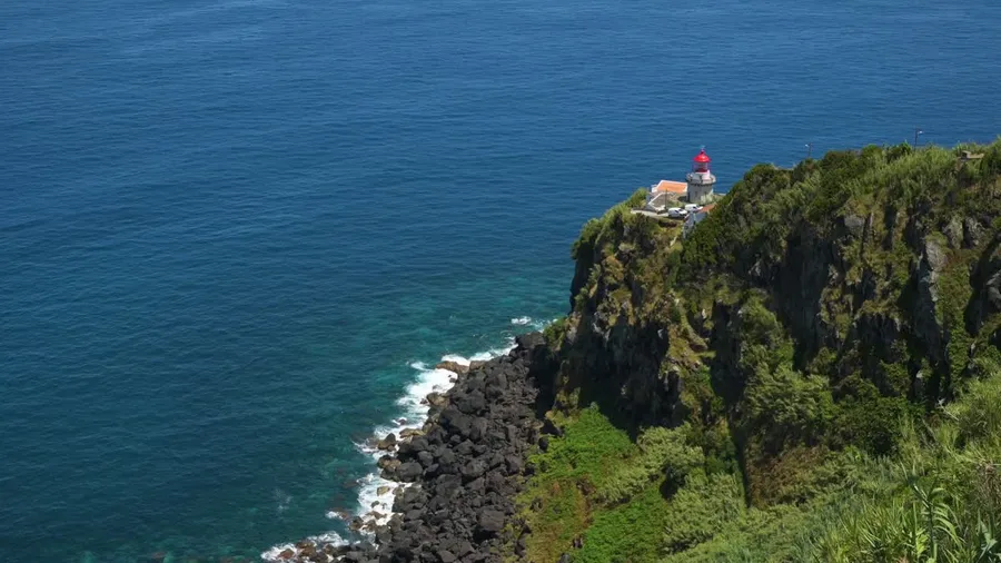 Ponta do Arnel Lighthouse