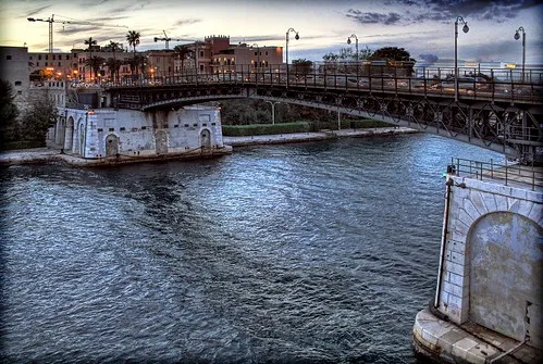 Ponte Girevole (Swing Bridge)