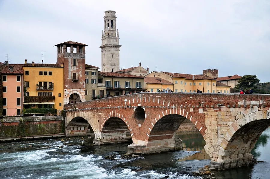 Ponte Pietra
