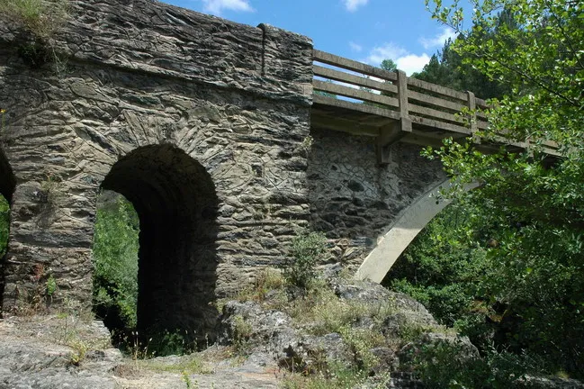 Ponte Romana de Castro de Avelãs
