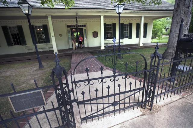 Pope's Tavern Museum