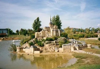 Port Miniature