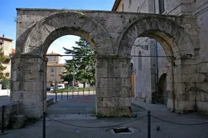 Porta Gemina