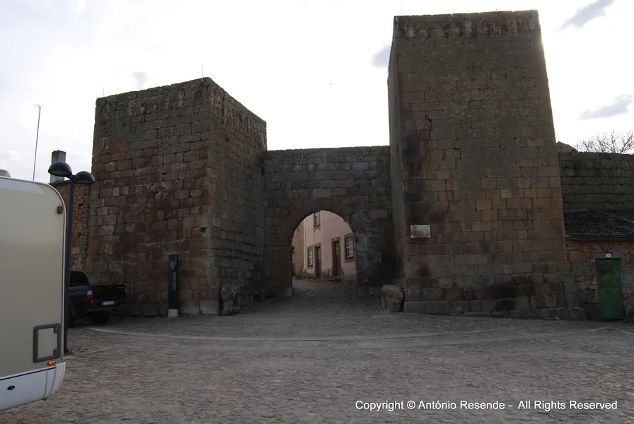 Porta da Vila (Village Gate)