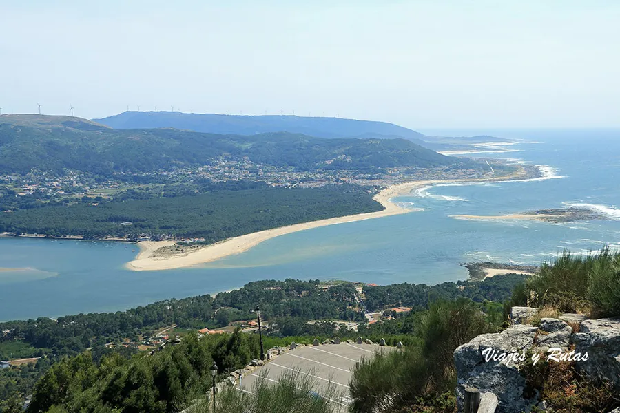 Praia Area Grande (Area Grande Beach)