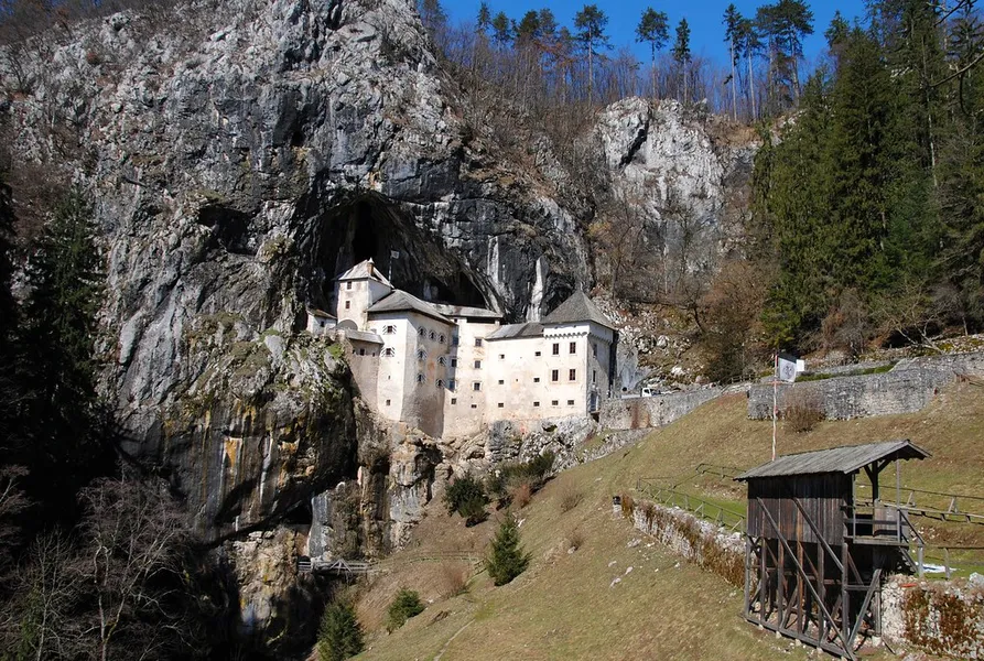 Predjama Castle