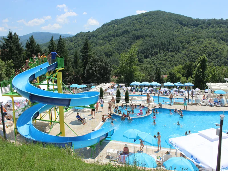 Prolom Lake