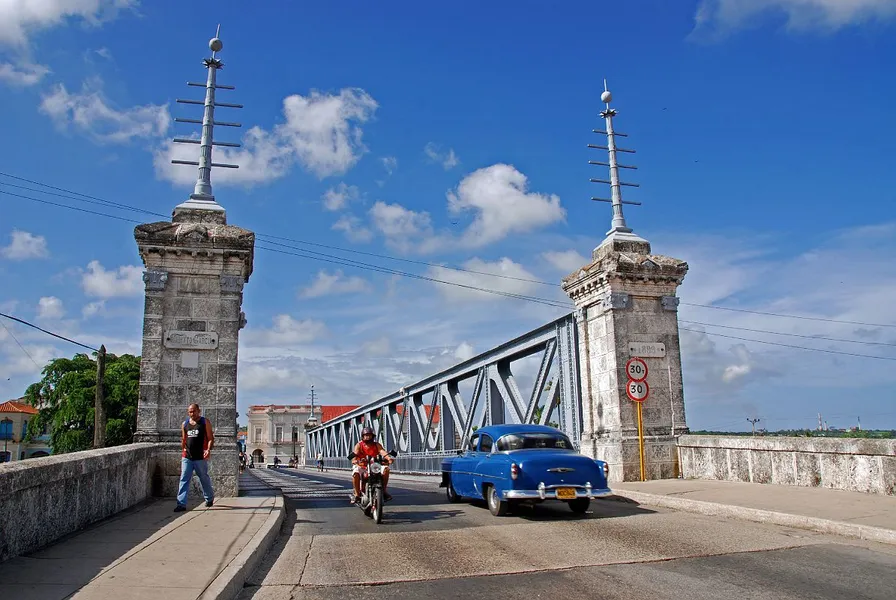 Puente Calixto Garcia