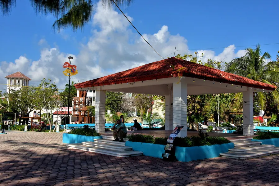 Puerto Morelos Town Square