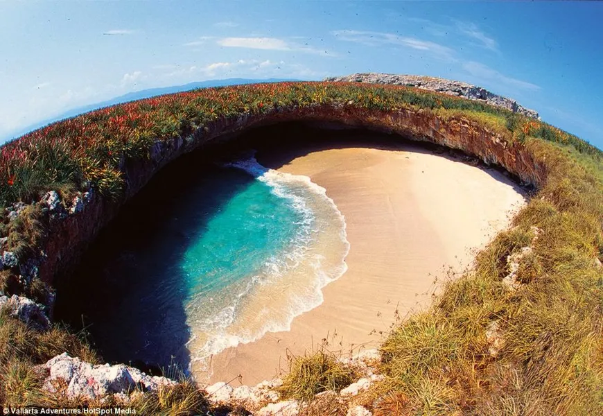 Puerto Popotla Beach