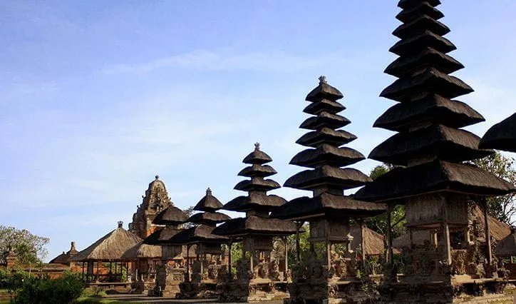 Pura Lingsar Temple
