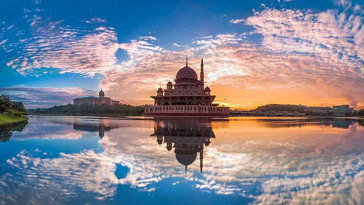Putrajaya Lake
