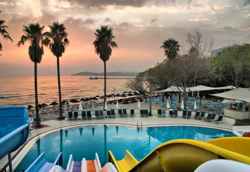 Pyramid Beach Club