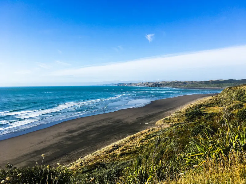 Raglan Surf Beach (Ngarunui Beach)