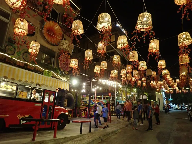 Rainbow Street & Souk Jara
