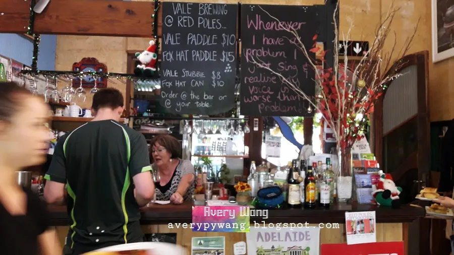 Red Poles Gallery and Restaurant