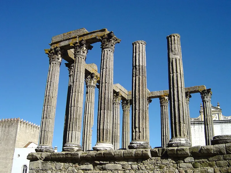 Roman Temple of Évora (Templo de Diana)