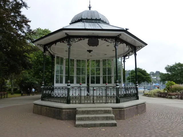 Royal Avenue Gardens