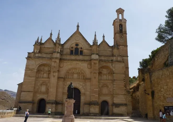 Royal Collegiate Church of Santa María la Mayor