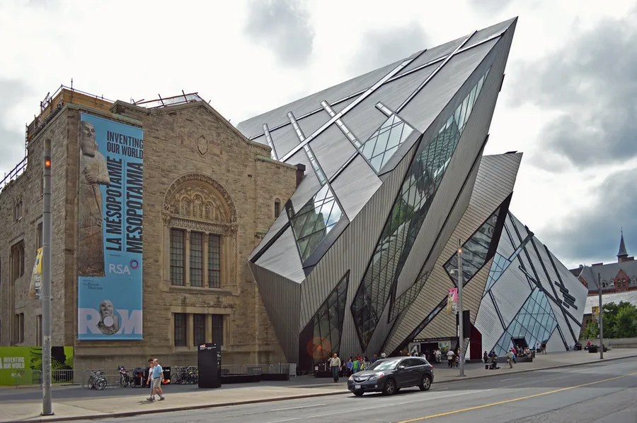 Royal Ontario Museum (ROM)