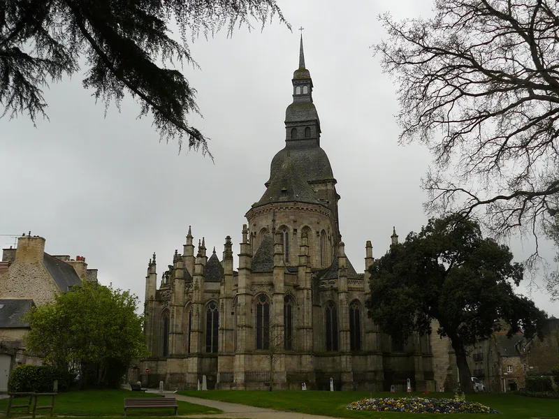 Saint-Sauveur Basilica