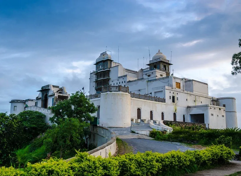 Sajjangarh Palace (Monsoon Palace)