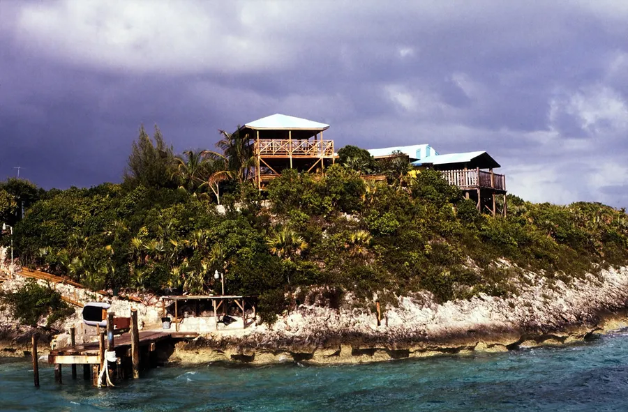 Sandy Toes Rose Island