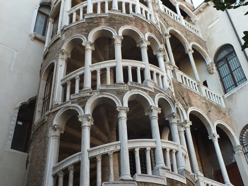 Scala Contarini del Bovolo
