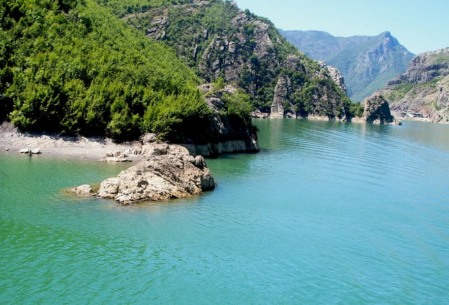 Scenic Lake Kolmani Ferry