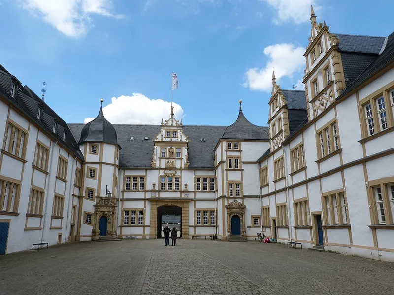 Schloss Neuhaus