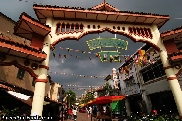 Siniawan Night Market
