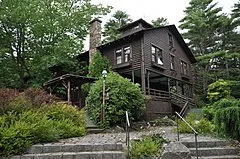 Spruce Point Inn