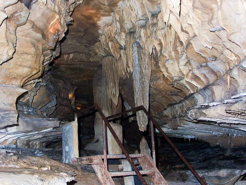 Squire Boone Caverns