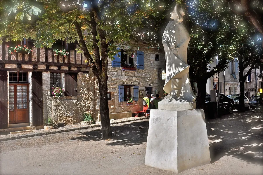 Statue de Cyrano de Bergerac