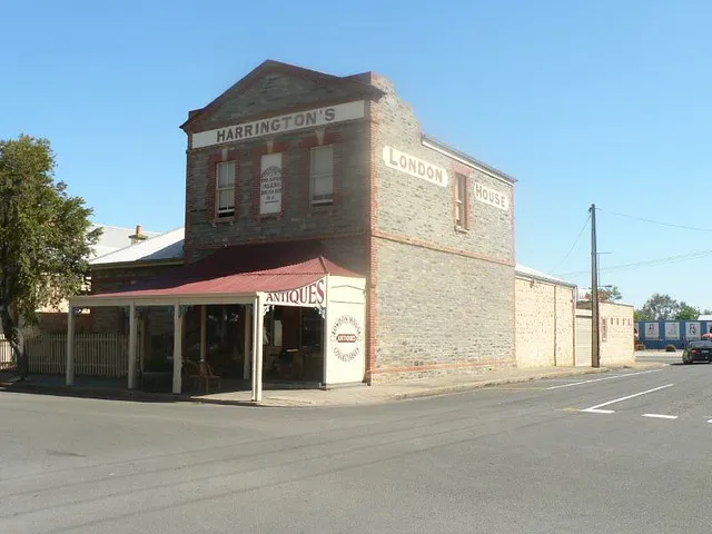 Strathalbyn Antiques & Collectables