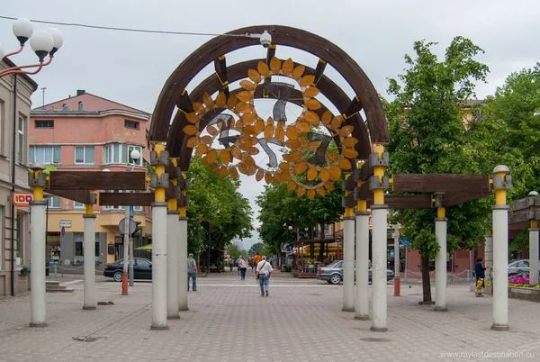 Sundial Square