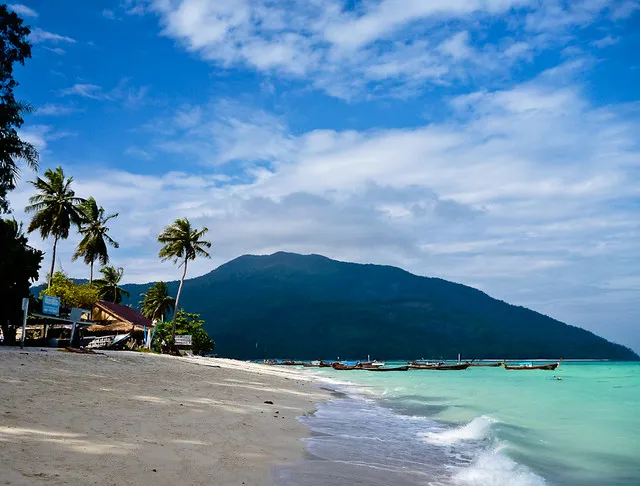 Sunrise Beach (Hat Chao Ley)