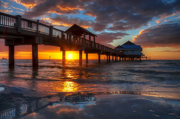 Sunsets at Pier 60 Daily Festival