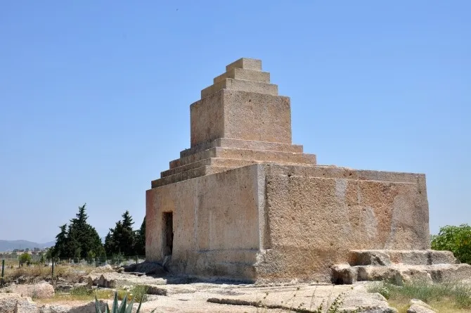 Tas Ev (Stone House)