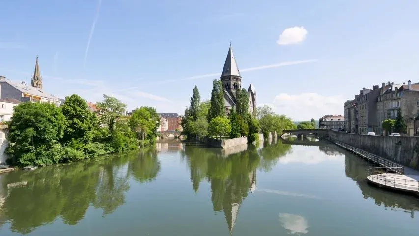 Temple Neuf