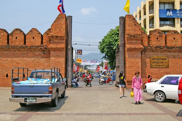 Tha Phae Gate