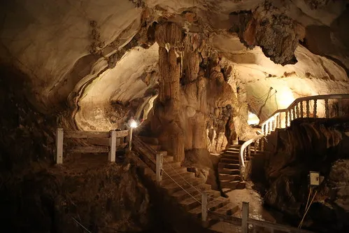 Tham Xang Cave