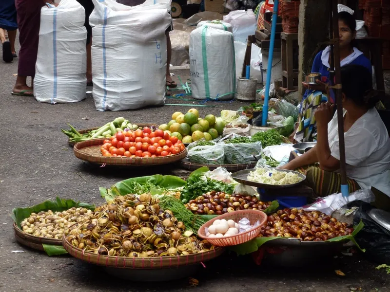 Thaton Market