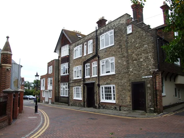The Bayle Museum