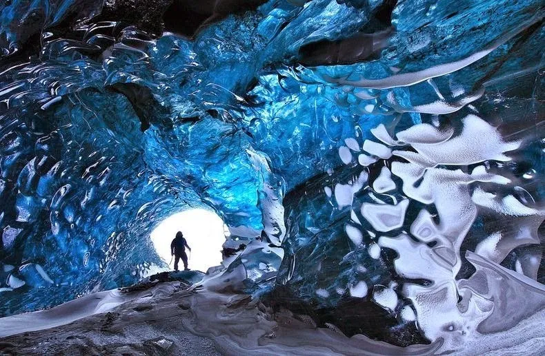 The Cave of Mariuhellir